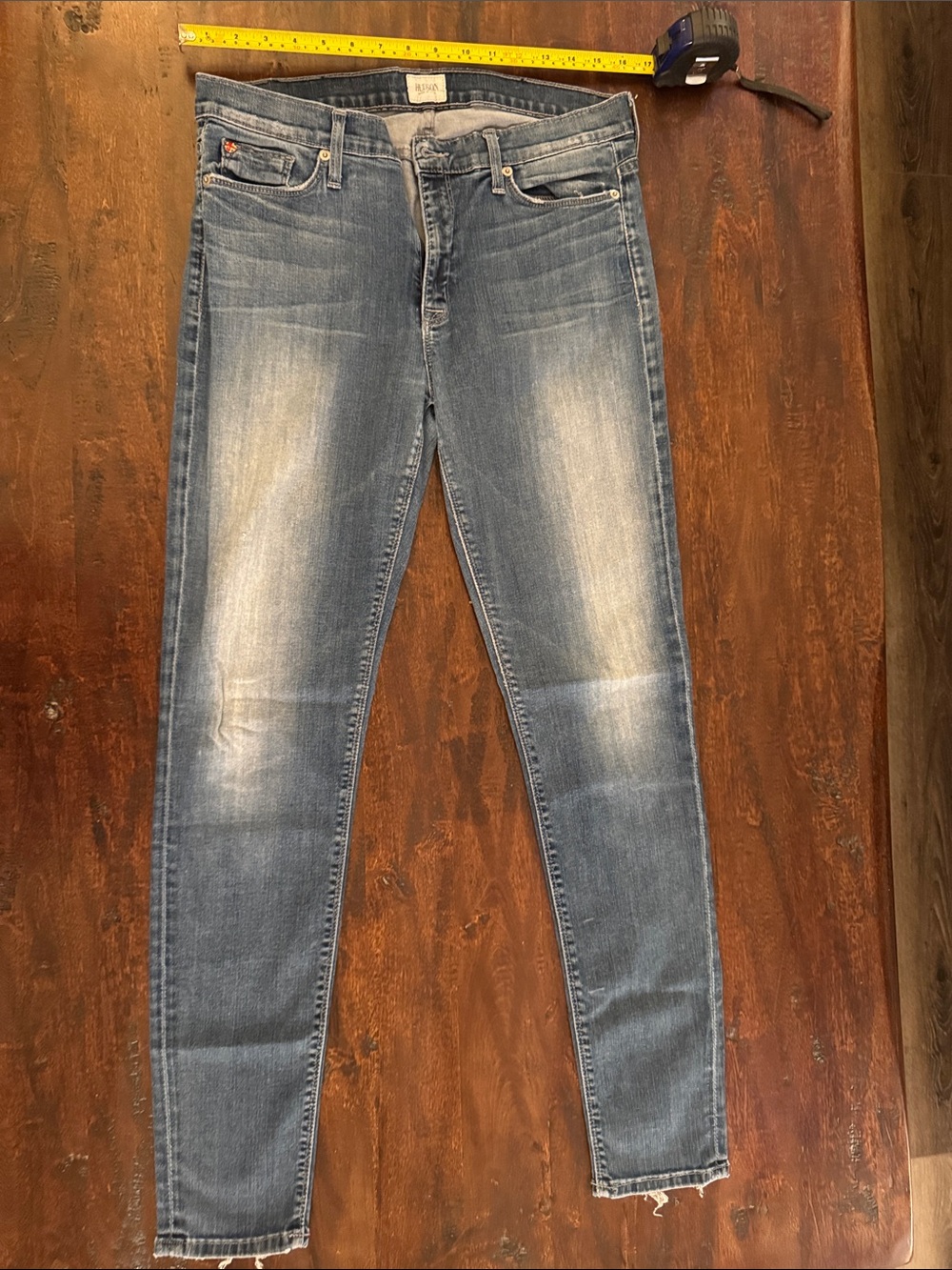 Hudson Women’s Blue Slim Fit Distressed, Nico Midrise super skinny size 30